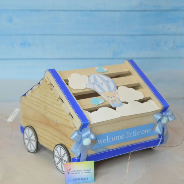 Pinewood Car Hamper