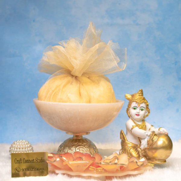 Resin Krishna Hamper