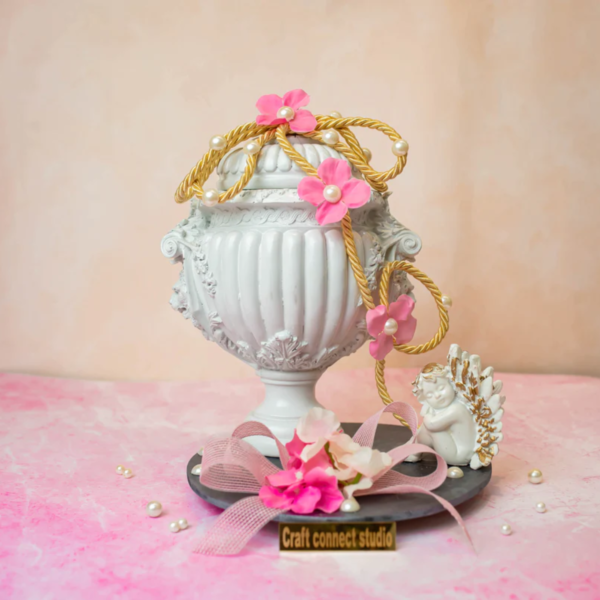 Resin Trophy Urn Jar Hamper