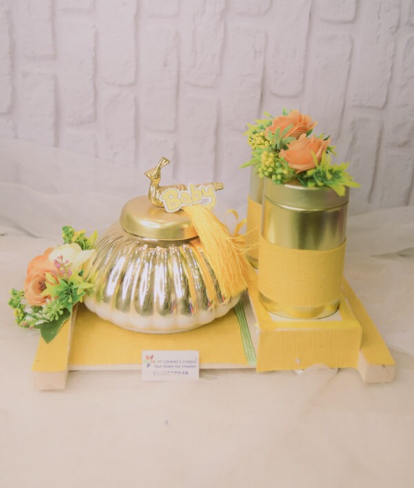 Yellow Neutral Multi Edible Hamper